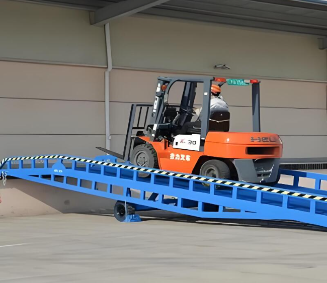 舟山移动式卸货平台（叉车用）